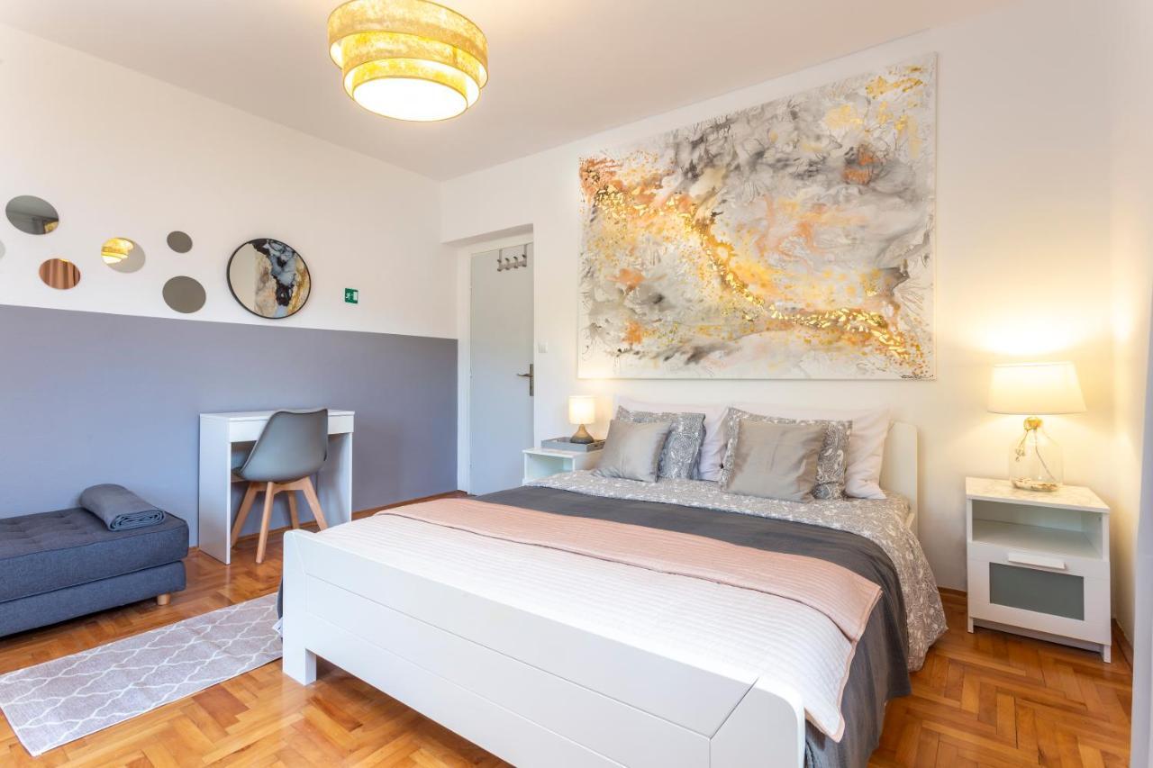 Mamma Mia Apartments-City Center هفار المظهر الخارجي الصورة